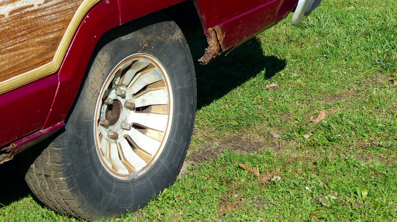Illustration for article titled Here's Everything Wrong With My $800 Jeep Grand Wagoneer Off-Road Project